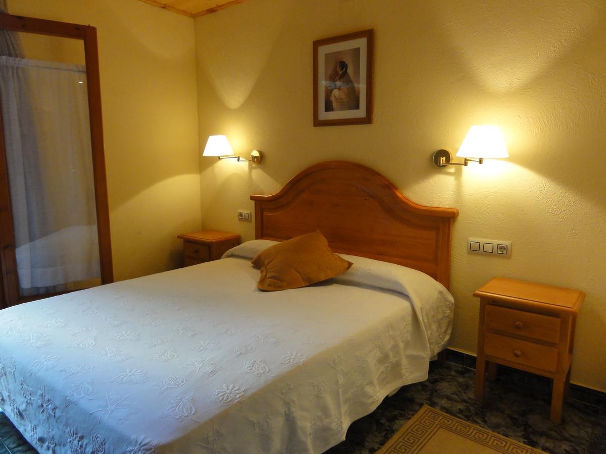 Ca L'Amadeu Hotel Vilanova de Escornalbou Екстериор снимка