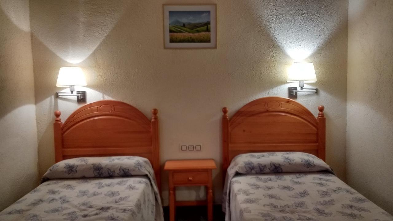 Ca L'Amadeu Hotel Vilanova de Escornalbou Екстериор снимка