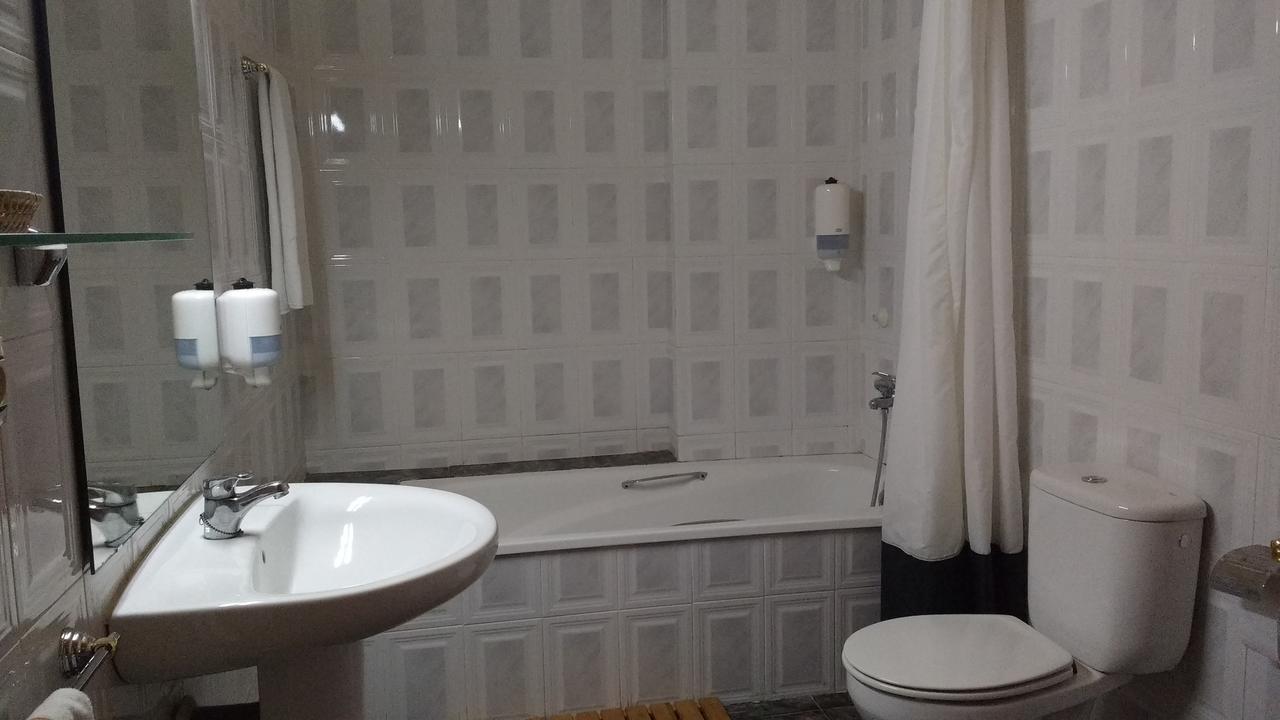 Ca L'Amadeu Hotel Vilanova de Escornalbou Екстериор снимка