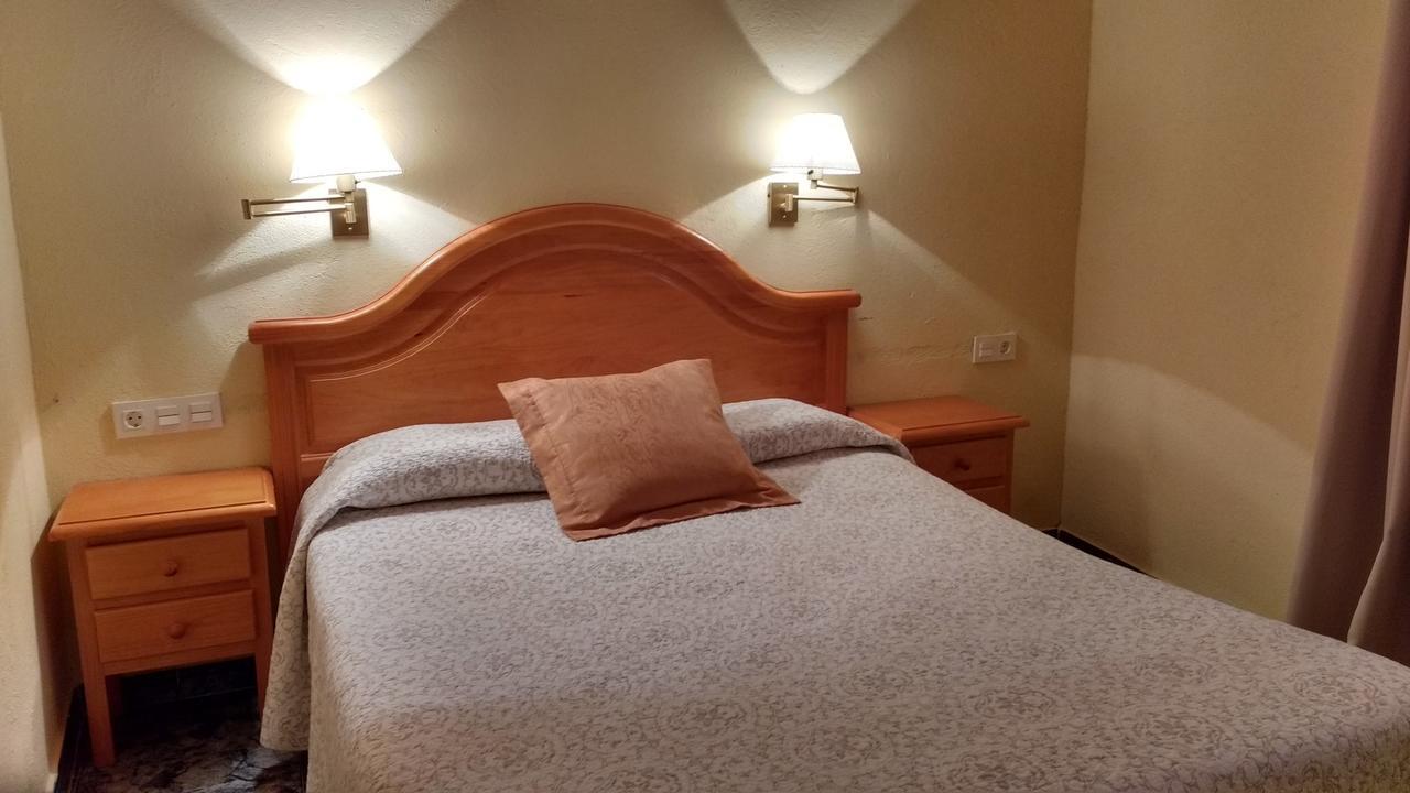 Ca L'Amadeu Hotel Vilanova de Escornalbou Екстериор снимка