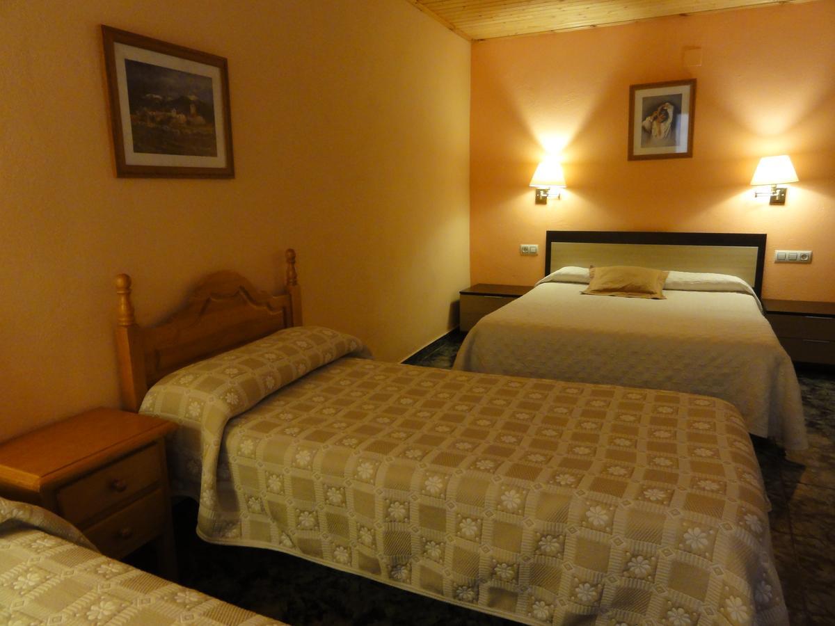 Ca L'Amadeu Hotel Vilanova de Escornalbou Екстериор снимка