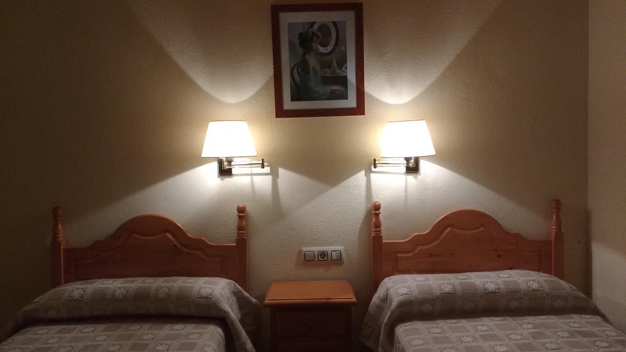 Ca L'Amadeu Hotel Vilanova de Escornalbou Екстериор снимка
