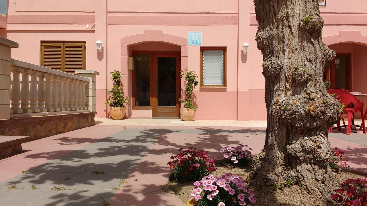 Ca L'Amadeu Hotel Vilanova de Escornalbou Екстериор снимка